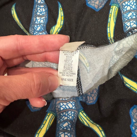 LuLaRoe Black and Blue Elephant Print Leggings - Picture 3 of 4